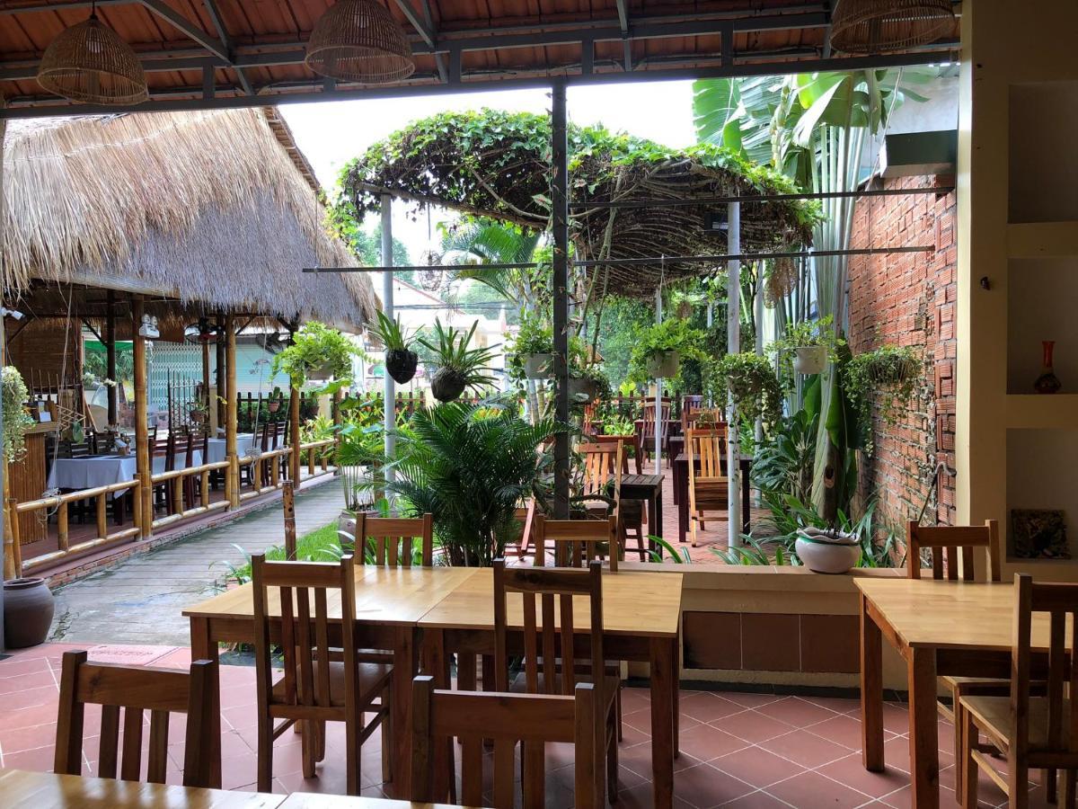 Проживание в семье Tropical Garden