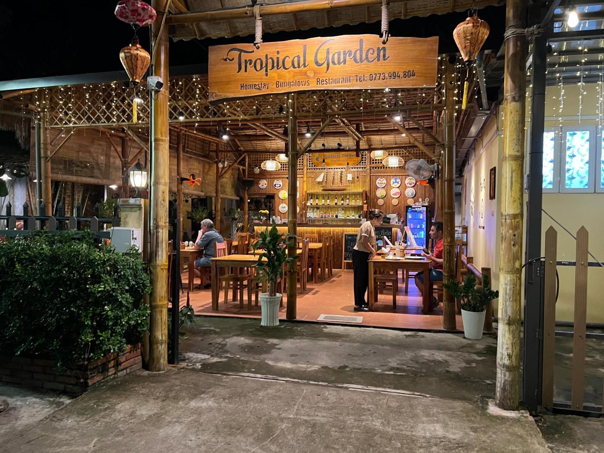 Проживание в семье Tropical Garden